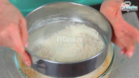 Медовик со сметанным кремом Медовик со сметанным кремом
