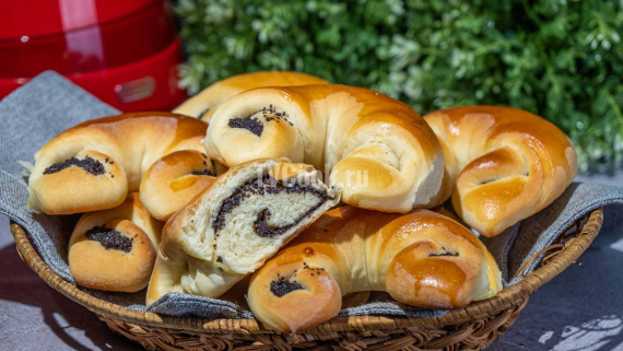 Рогалики с маком по-домашнему Рогалики с маком по-домашнему