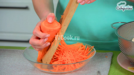 Корейский салат с морковью и шампиньонами Корейский салат с морковью и шампиньонами
