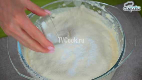 Быстрый творожный пирог с вишней Быстрый творожный пирог с вишней