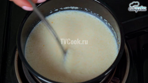 Творожный клубнично-банановый торт без выпечки Творожный клубнично-банановый торт без выпечки