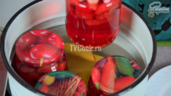 Компот из клубники на зиму с лимонной кислотой Компот из клубники на зиму с лимонной кислотой