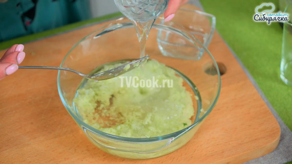 Летняя закуска из помидоров с чесноком Летняя закуска из помидоров с чесноком