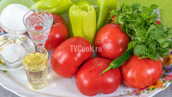 Летняя закуска из помидоров с чесноком Летняя закуска из помидоров с чесноком