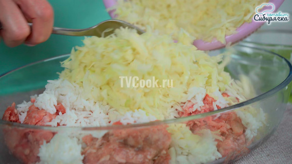 Ленивые голубцы со сметанным соусом в духовке Ленивые голубцы со сметанным соусом в духовке
