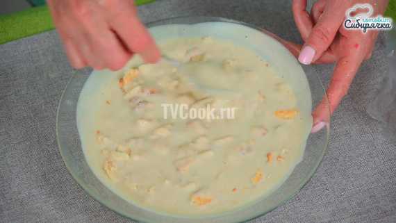 Творожно-банановый торт с клубникой без выпечки Творожно-банановый торт с клубникой без выпечки