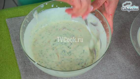 Творожно-банановый торт с клубникой без выпечки Творожно-банановый торт с клубникой без выпечки