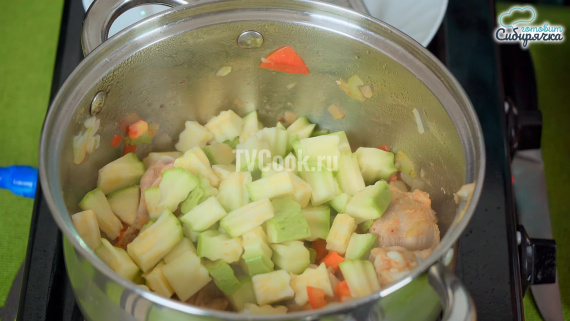 Летний овощной суп с курицей Летний овощной суп с курицей