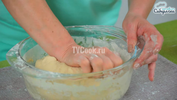 Сдобные булочки с творогом и джемом Сдобные булочки с творогом и джемом