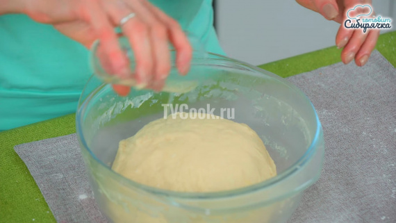 Сдобные булочки с творогом и джемом Сдобные булочки с творогом и джемом