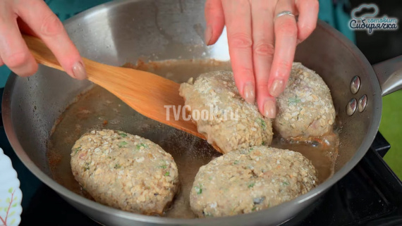 Котлеты из мясного фарша с баклажанами Котлеты из мясного фарша с баклажанами