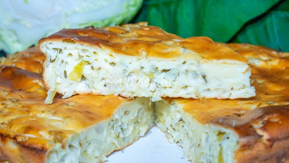 Заливной пирог на кефире с капустой Заливной пирог на кефире с капустой