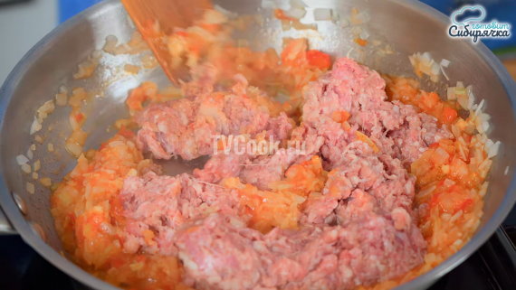Закусочные баклажанные рулетики с фаршем и рисом Закусочные баклажанные рулетики с фаршем и рисом