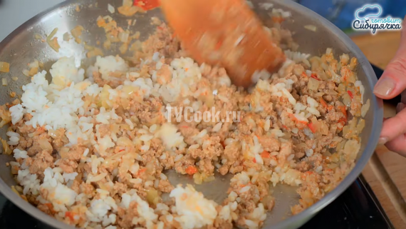 Закусочные баклажанные рулетики с фаршем и рисом Закусочные баклажанные рулетики с фаршем и рисом
