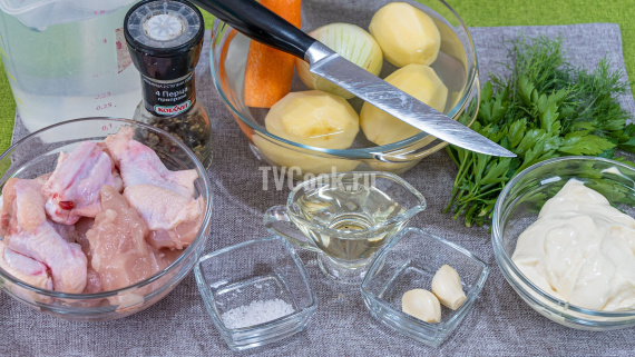 Куриный суп со сливочным сыром и овощами Куриный суп со сливочным сыром и овощами