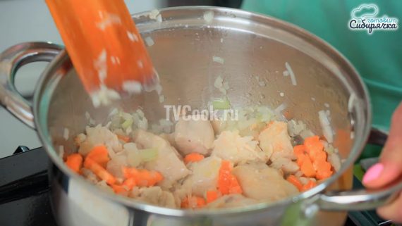 Куриный суп со сливочным сыром и овощами Куриный суп со сливочным сыром и овощами