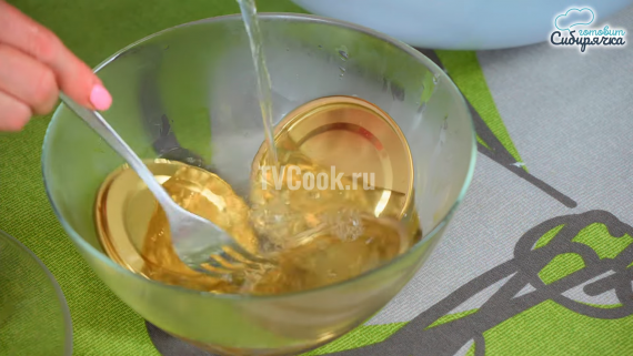 Закусочный салат из огурцов с морковью на зиму Закусочный салат из огурцов с морковью на зиму