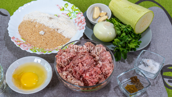 Мясные котлеты с кабачками Мясные котлеты с кабачками