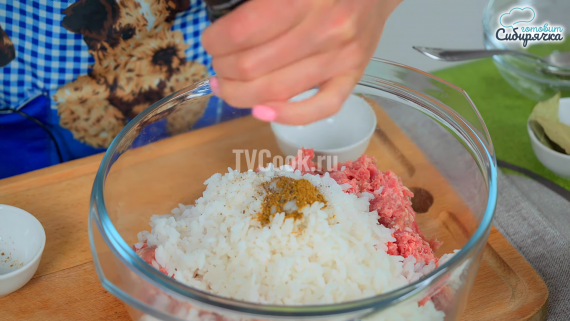 Болгарские перцы фаршированные мясным фаршем с рисом Болгарские перцы фаршированные мясным фаршем с рисом