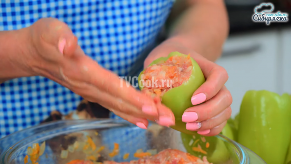 Болгарские перцы фаршированные мясным фаршем с рисом Болгарские перцы фаршированные мясным фаршем с рисом