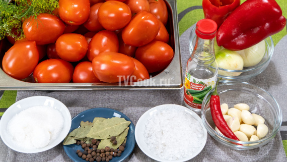 Маринованные помидоры с луком и болгарским перцем на зиму Маринованные помидоры с луком и болгарским перцем на зиму