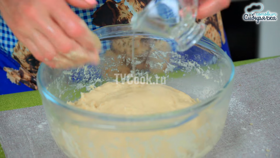 Сладкий яблочный пирог с корицей Сладкий яблочный пирог с корицей