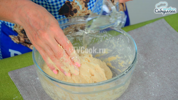 Сладкий яблочный пирог с корицей Сладкий яблочный пирог с корицей