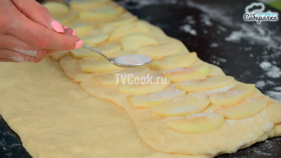 Сладкий яблочный пирог с корицей Сладкий яблочный пирог с корицей