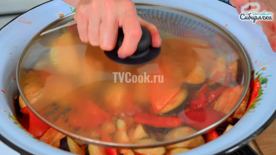 Овощной салат из помидоров с баклажанами на зиму Овощной салат из помидоров с баклажанами на зиму