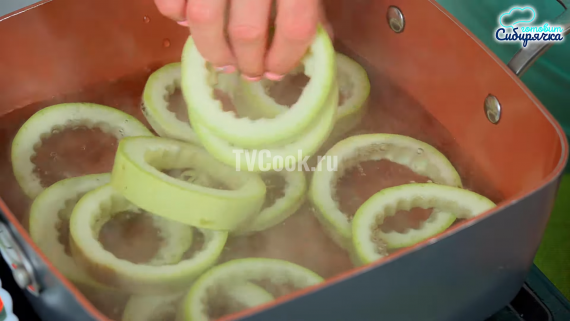 Фаршированные кабачки с курицей и сыром в духовке Фаршированные кабачки с курицей и сыром в духовке