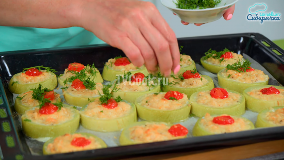 Фаршированные кабачки с курицей и сыром в духовке Фаршированные кабачки с курицей и сыром в духовке