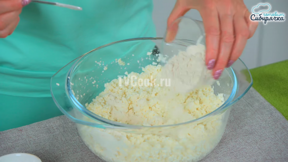 Быстрые сырники из творога с яблоками Быстрые сырники из творога с яблоками