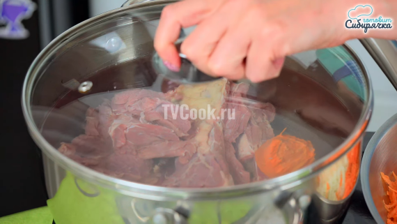 Борщ с говядиной и овощами классический. Борщ с говядиной и овощами классический.
