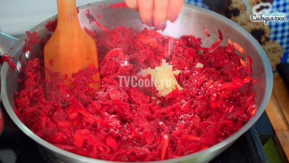 Борщ с говядиной и овощами классический. Борщ с говядиной и овощами классический.