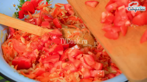 Овощной салат с капустой и помидорами на зиму Овощной салат с капустой и помидорами на зиму