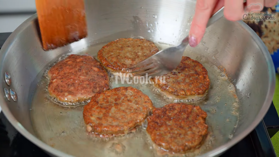 Печеночные оладьи со сметаной и рисом Печеночные оладьи со сметаной и рисом