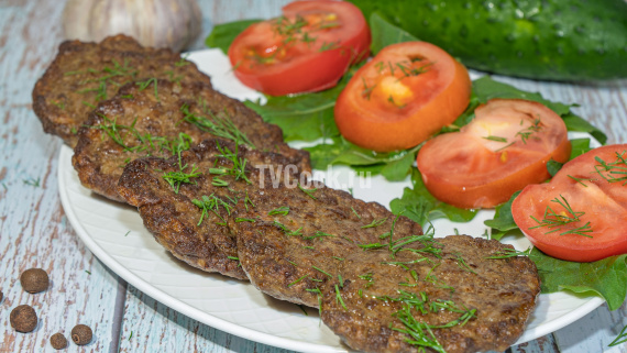 Печеночные оладьи со сметаной и рисом Печеночные оладьи со сметаной и рисом