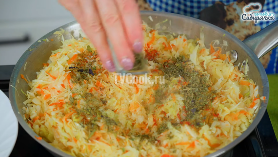 Тушеная капуста с морковью и репчатым луком Тушеная капуста с морковью и репчатым луком