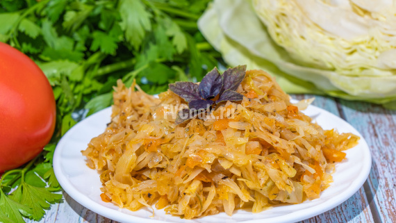 Тушеная капуста с морковью и репчатым луком Тушеная капуста с морковью и репчатым луком