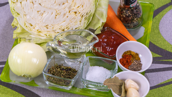 Тушеная капуста с морковью и репчатым луком Тушеная капуста с морковью и репчатым луком