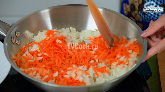 Тушеная капуста с морковью и репчатым луком Тушеная капуста с морковью и репчатым луком