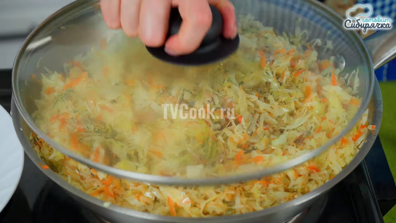 Тушеная капуста с морковью и репчатым луком Тушеная капуста с морковью и репчатым луком