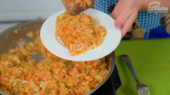 Тушеная капуста с морковью и репчатым луком Тушеная капуста с морковью и репчатым луком