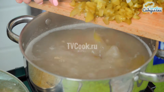 Рассольник с говядиной и перловкой по-сибирски Рассольник с говядиной и перловкой по-сибирски