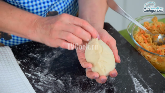 Сдобные пирожки с капустой в духовке Сдобные пирожки с капустой в духовке