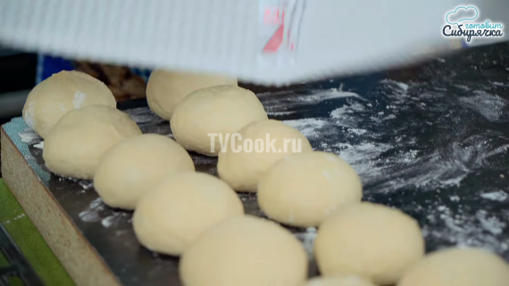 Сдобные пирожки с капустой в духовке Сдобные пирожки с капустой в духовке