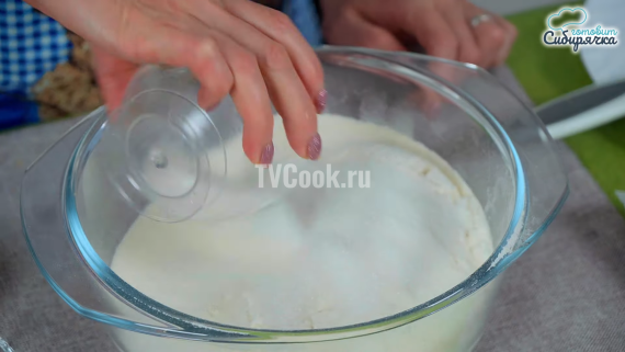 Ленивый яблочный пирог с цедрой лимона в духовке Ленивый яблочный пирог с цедрой лимона в духовке