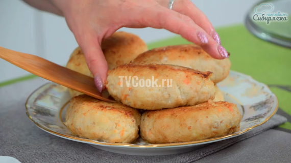 Рыбные котлеты из минтая на сковороде Рыбные котлеты из минтая на сковороде
