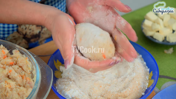 Рыбные котлеты из минтая на сковороде Рыбные котлеты из минтая на сковороде