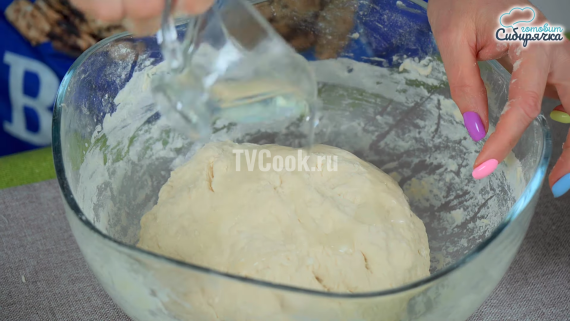 Беляши с мясной начинкой из теста на кефире Беляши с мясной начинкой из теста на кефире